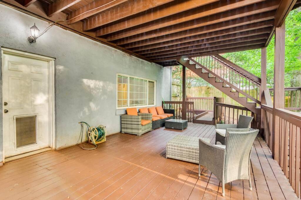 Stunning Atl 5Bdr Home Near Cdc Emory Sleeps 12 Атланта Экстерьер фото