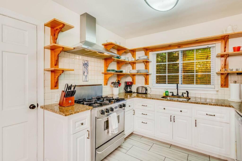 Stunning Atl 5Bdr Home Near Cdc Emory Sleeps 12 Атланта Экстерьер фото