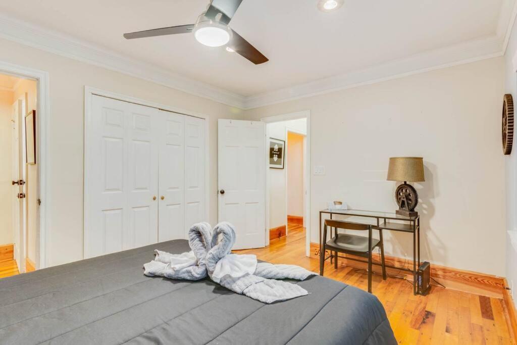Stunning Atl 5Bdr Home Near Cdc Emory Sleeps 12 Атланта Экстерьер фото