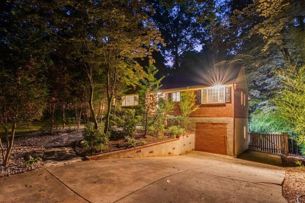 Stunning Atl 5Bdr Home Near Cdc Emory Sleeps 12 Атланта Экстерьер фото